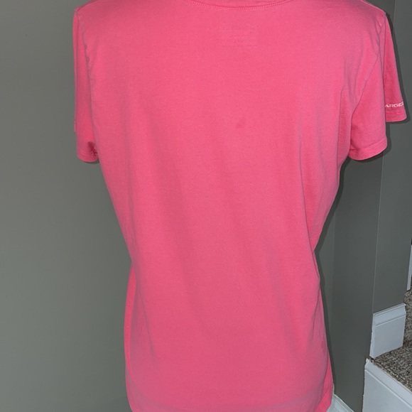 Under Armour Women’s size large V neck pink t-shirt - Picture 5 of 7